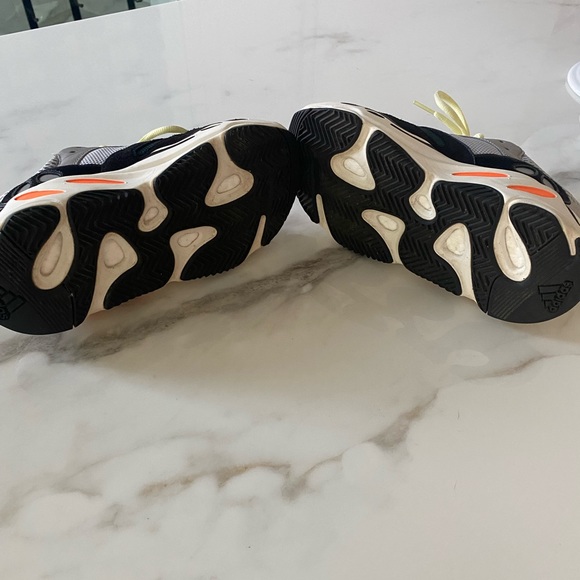 Adidas Yeezy Boost 700 Wave Runner - Picture 5 of 7